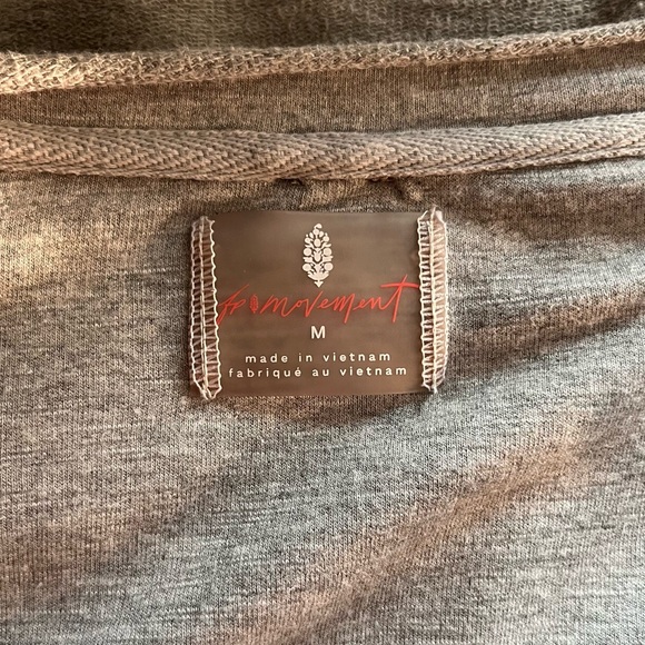 Free People Movement Surfside Cyclebar Gray Cropped Sweatshirt with Black Logo - Picture 4 of 12